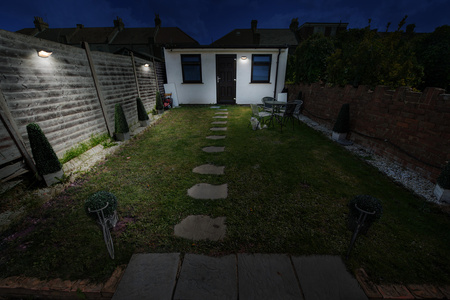 Kinkiet Ogrodowy Lampa Elewacyjna Zewnętrzna LED z Czujnikiem Ruchu i Zmierzchu 1.5W 120lm 3000K Ciepła Szary IP44 Endura Osram