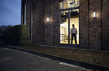 Lampa Ogrodowa Zewnętrzna Kinkiet Elewacyjny LED E27 IP65 IK06 Szary Endura Ledvance