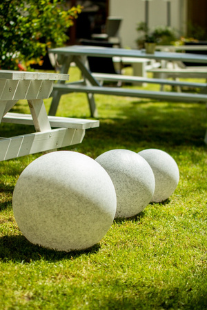 Lampa Zewnętrzna Ogrodowa Wbijana 230V E27 KULA 35cm Kamienna