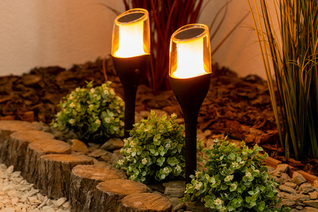 Zestaw 4x Lampa LED ogrodowa Pochodnia Solarna Słupek 65 cm Płomień Czujnik Zmierzchu