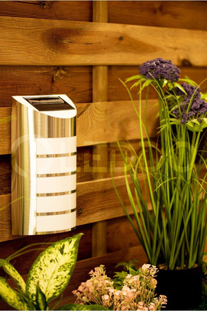 Lampa Ogrodowa LED elewacyjna solarna SAFFO chrom/biały 6000K zimna GOLDLUX (Polux)