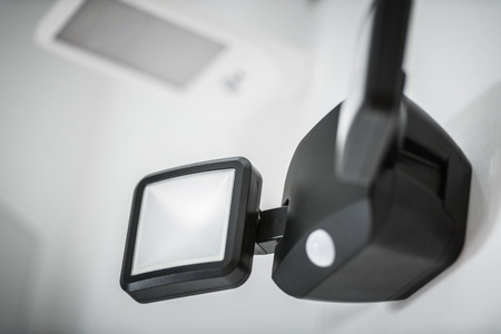 Naświetlacz LED Reflektor Podwójny Bateryjny 10W 480lm 4000K IP54 Czarny Z Czujnikiem Ruchu i Zmierzchu Spotlight Ledvance