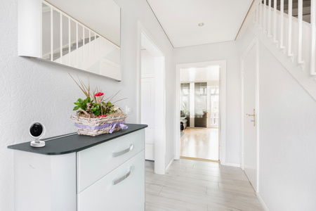 Inteligentna Kamera Wewnętrzna 2K QHD Głośnik Syrena Alarmowa Smart+ Wifi Biała Osram