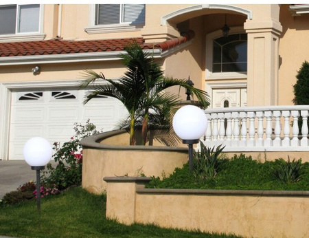 Lampa Ogrodowa LED Solarna biało-czarna KULA 15cm Wbijana Zimna