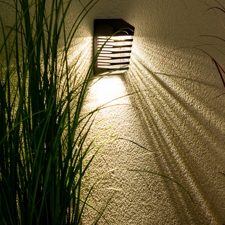 Lampa Solarna LED Kinkiet Oprawa Elewacyjna z Czujnikiem Zmierzchu 4000K IP64