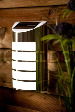 Lampa Ogrodowa LED elewacyjna solarna SAFFO chrom/biały 6000K zimna GOLDLUX (Polux)