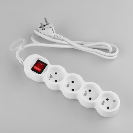 Przedłużacz Sieciowy Kabel z Uziemieniem Listwa Zasilająca 4 Gniazda 1.5m Włącznik ON/OFF Biały Sznur Lendo Lumiled