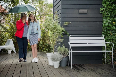 Lampa Ogrodowa LED Kinkiet Elewacyjny BUSTAN 3,8W Czujnik Ruchu 4000K Neutralna IP44 Antracyt PHILIPS