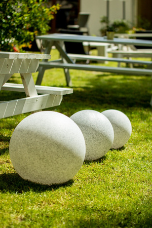 Lampa Zewnętrzna Ogrodowa Wbijana 230V E27 KULA 40cm Kamienna