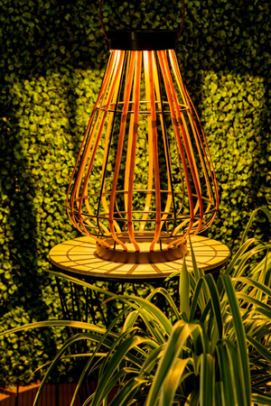 Lampa Solarna LED Zewnętrzna Ogrodowa Stojąca Wisząca Latarenka 3000K IP44 37cm Czujnik Zmierzchu