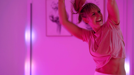 Inteligentna Lampa Stojąca LED 20W SMART+ WiFi RGB z Pilotem Ściemnialna 200cm Czarna FLOOR CORNER LEDVANCE