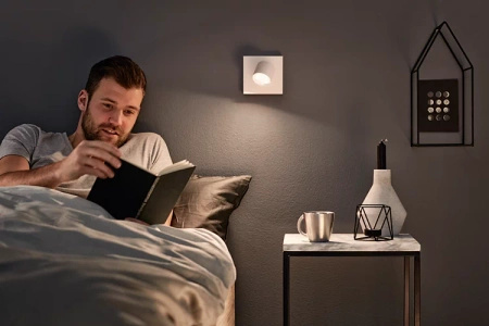 Lampa Ścienna Kinkiet LED 4.5W 500lm 2200-2700K Ściemnialna WarmGlow Biała Star Philips