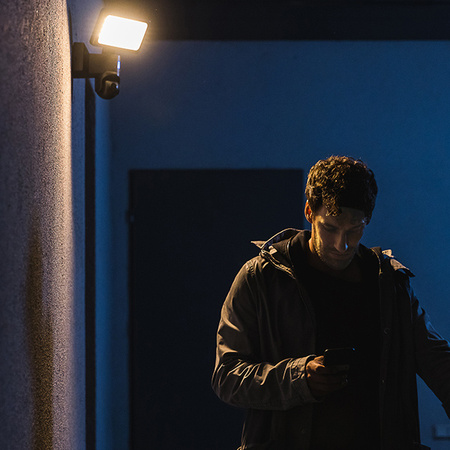 Naświetlacz LED 23W 2000lm 3000K Czujnik i Kamera HD SMART+ WIFI LEDVANCE