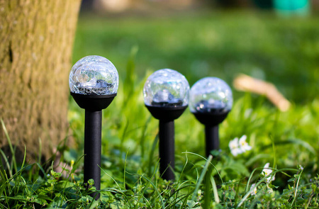 Lampa Solarna Ogrodowa LED Wbijana 5500-6000K IP44 33cm Czujnik Zmierzchu