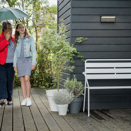 Lampa Ogrodowa LED Kinkiet Elewacyjny BUSTAN 3,8W Czujnik Ruchu 2700K Ciepła IP44 Antracyt PHILIPS