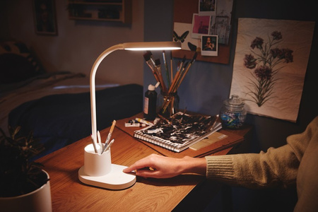 Lampka Biurkowa LED 7W 200lm 3000-5700K CCT USB Biała Ściemnialna Dotykowa Bucket Philips