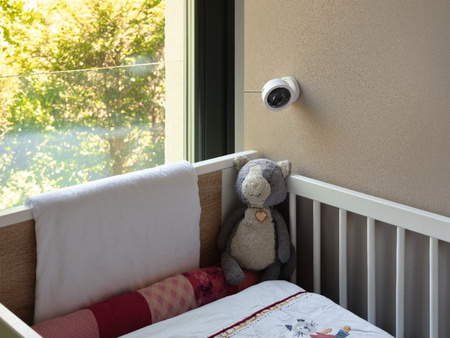 Inteligentna Kamera Wewnętrzna 2K QHD Głośnik Syrena Alarmowa Smart+ Wifi Biała Osram