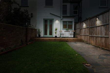 Kinkiet Ogrodowy Lampa Elewacyjna Zewnętrzna LED z Czujnikiem Ruchu i Zmierzchu 1.5W 110lm 3000K Ciepła Szary IP44 Endura Osram