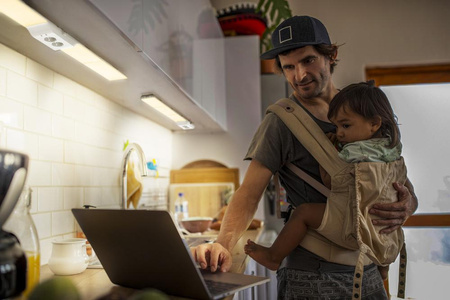 Lampka Podszafkowa LED Listwa Meblowa z Czujnikiem Ruchu Bezramkowa 3.85W 250lm 3000K Ciepła Ściemnialna Biały Undercabinet Ledvance