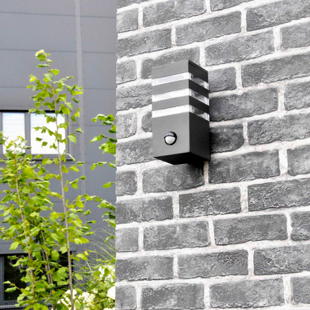 Lampa Ogrodowa Kinkiet Elewacyjny TEKSAS PIR E27 IP44 Czujnik Grafitowa GOLDLUX (Polux)