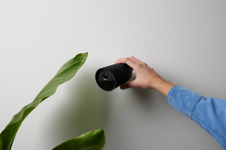 Kamera Zewnętrzna Bateryjna Akumulatorowa IP 1080p Full HD CMOS Czarna Zigbee WiFi SMART Security Camera Secure Philips HUE