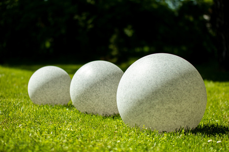 Lampa Zewnętrzna Ogrodowa Wbijana 230V E27 KULA 35cm Kamienna