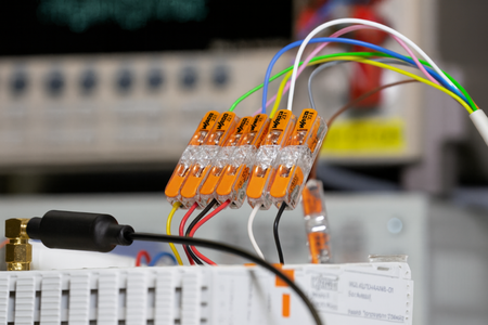 Złączka Instalacyjna Szybkozłączka Przelotowa 221-2411 na Przewód 2x0,2-4mm WAGO