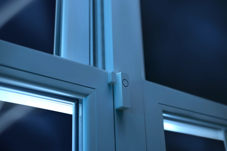 Inteligentny Czujnik Kontaktu do Okien i Drzwi Biały Bateryjny Zigbee Contact Sensor Secure Philips HUE