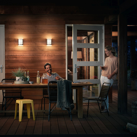 Kinkiet Ogrodowy Lampa Elewacyjna Zewnętrzna LED 3.8W 800lm 2700K z Czujnikiem Ruchu i Zmierzchu Python Ultra Efficient Philips