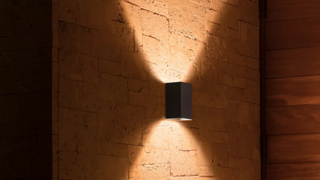 Kinkiet Ogrodowy LED Lampa Zewnętrzna Elewacyjna 15.8W 1180lm IP44 White and Color Ambiance RGB + TW Czarna Inteligentna SMART Zigbee Bluetooth Resonate Philips HUE