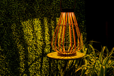 Lampa Solarna LED Zewnętrzna Ogrodowa Stojąca Wisząca Latarenka 3000K IP44 37cm Czujnik Zmierzchu