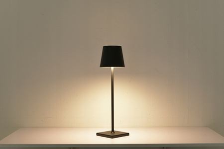 Lampka Biurkowa Stołowa LED 3W 200lm 4000K Neutralna Akumulatorowa Szkolna Nocna Ściemnialna Włącznik On/Off Czarna Solio Masterled