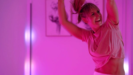 Inteligentna Lampa Stojąca LED 20W SMART+ WiFi RGB z Pilotem Ściemnialna 200cm Czarna FLOOR CORNER LEDVANCE