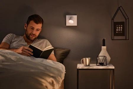 Lampa Ścienna Kinkiet LED 4.5W 500lm 2200-2700K Ściemnialna WarmGlow Biała Star Philips