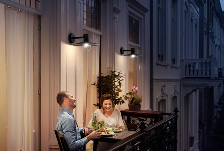 Kinkiet Ogrodowy Lampa Elewacyjna Zewnętrzna LATARNIA E27 IP44 Czarna Skua Philips