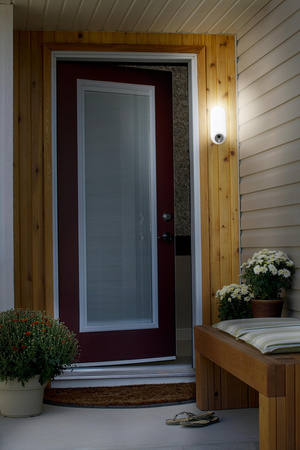 Lampa Ogrodowa Kinkiet Elewacyjny LED 15W 3000K Ciepła IP44 SMART+ WiFi z Kamerą i Czujnikami Ściemnialna Cloud LEDVANCE