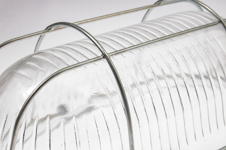 Oprawa LED E27 KANAŁOWA Lampa Garażowa Owal 100W Siatka Metal IP44 Biała KOBI