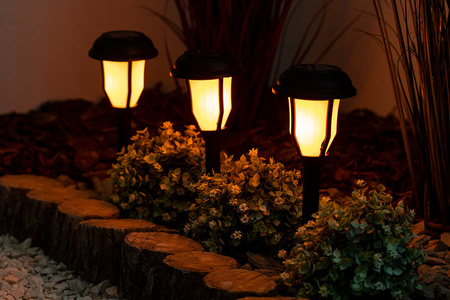 Lampa Solarna Ogrodowa LED Wbijana Pochodnia 40cm IP44 Czujnik Zmierzchu