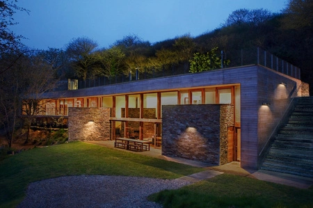 Kinkiet Solarny Ogrodowy Lampa Elewacyjna Zewnętrzna LED z Czujnikiem Ruchu i Zmierzchu 4W 380lm 3000K Ciepła Czarny IP44 Endura Osram