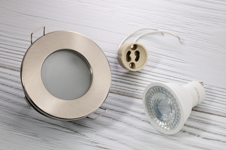 Zestaw Oprawa HALOGENOWA Hermetyczna Łazienkowa PODBITKA AQUS Satyna IP44 + LED GU10 36° 1,5W 4000K Lumiled