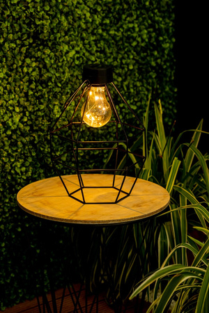 Lampa Solarna LED Zewnętrzna Ogrodowa Stojąca Wisząca Latarenka 3000K IP44 25cm Czujnik Zmierzchu