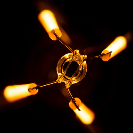 Żarówka LED E27 Kula G125 4W = 40W 470lm 2000K Ciepła 360° BURSZTYNOWA FILAMENT LUMILED