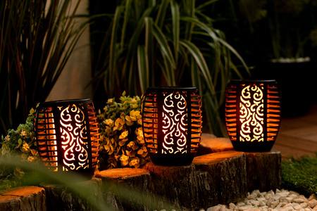 Lampa Solarna Ogrodowa LED Wisząca LATARENKA Płomień IP44 1700K Czujnik Zmierzchu