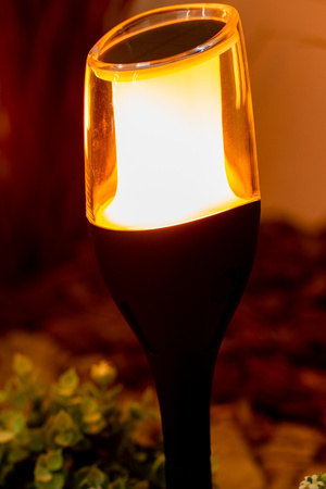 Zestaw 4x Lampa LED ogrodowa Pochodnia Solarna Słupek 65 cm Płomień Czujnik Zmierzchu