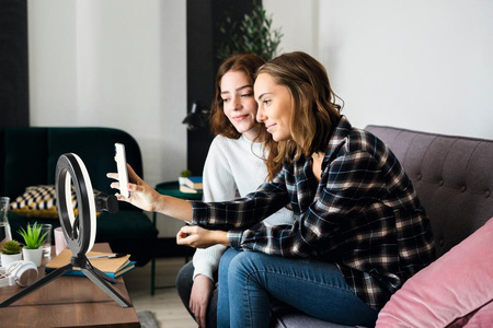 Lampa Stojąca Pierścień Mobilny LED do Selfie 5,5W 250lm CCT 20cm Bluetooth LEDVANCE + Pilot