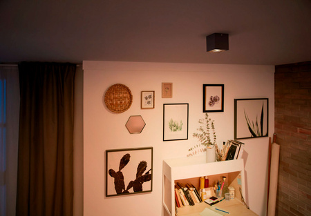 Oprawa Natynkowa Lampa LED 4.5W 500lm 2200-2700K Ściemnialna WarmGlow Czarna Box Philips