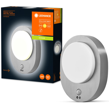Lampa Ogrodowa Zewnętrzna Kinkiet Elewacyjny LED 8W 370lm 3000K IP44 Srebrny Z Czujnikiem Ruchu i Zmierzchu Endura Ledvance