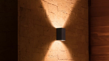 Kinkiet Ogrodowy LED Lampa Zewnętrzna Elewacyjna 15.8W 1180lm IP44 White and Color Ambiance RGB + TW Czarna Inteligentna SMART Zigbee Bluetooth Resonate Philips HUE