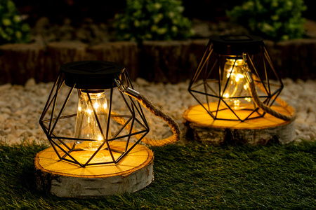 Lampa Solarna Wisząca LED Zewnętrzna Ogrodowa Latarenka 3000K IP44 Czujnik Zmierzchu