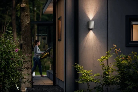 Kinkiet Ogrodowy Lampa Elewacyjna Zewnętrzna LED 9W 1000lm 2700K IP44 Srebrna Cistus Philips